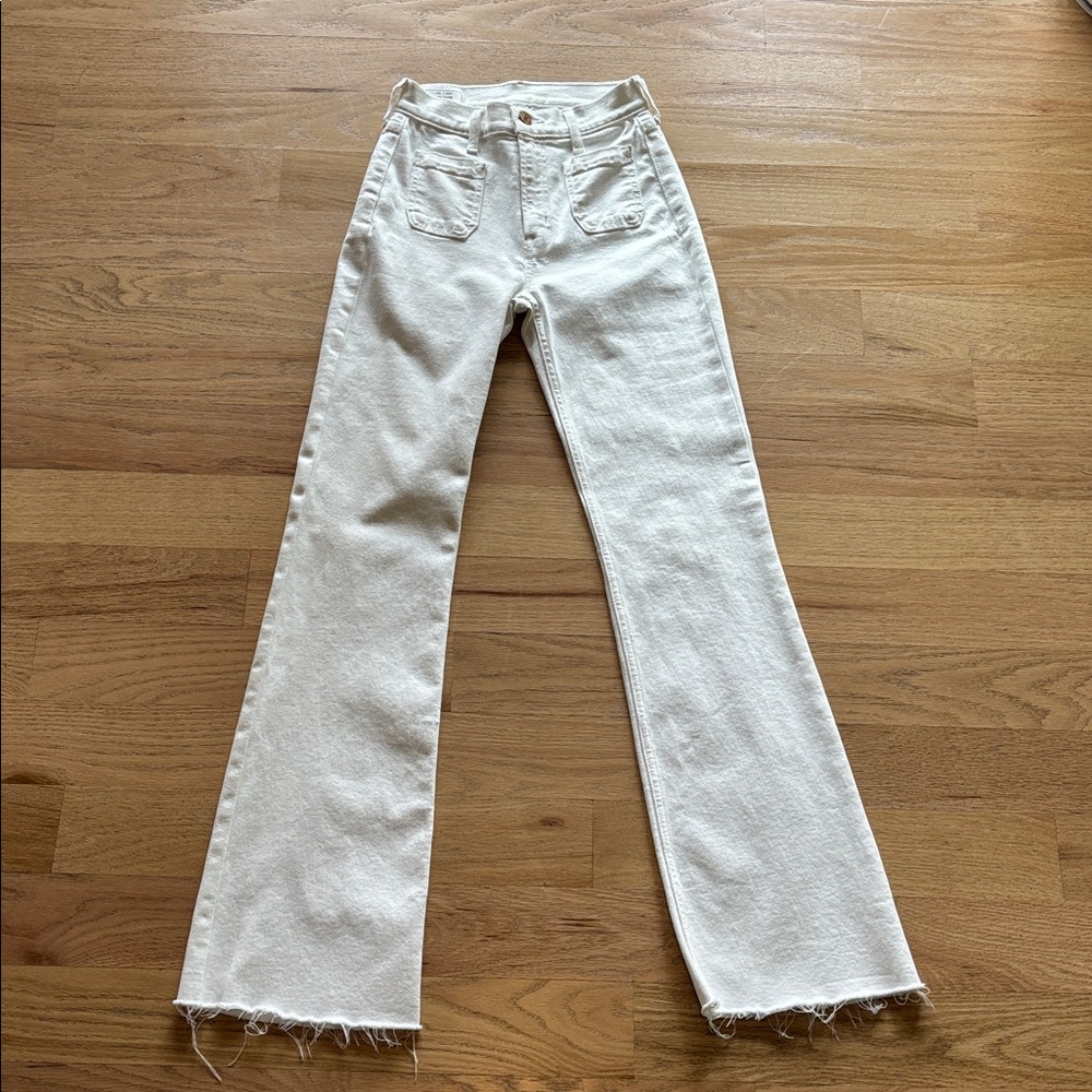 Gap 70’s High Rise Flare in White Size 24